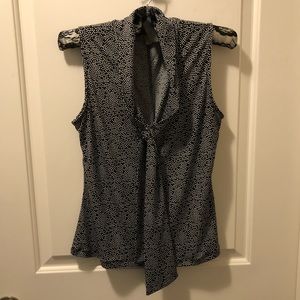 Super cute sleeveless top